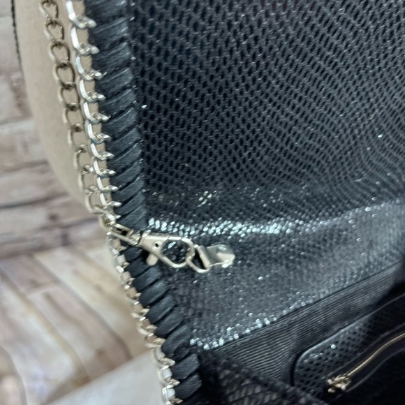 TARNISH Black Leather Flap Over Cross Body Bag With Removeable Chain Str… - Picture 5 of 12